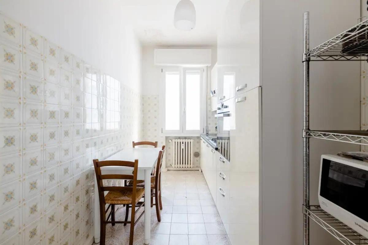 Spaziosa Matrimoniale Nel Centro Di Modena Apartment Ngoại thất bức ảnh
